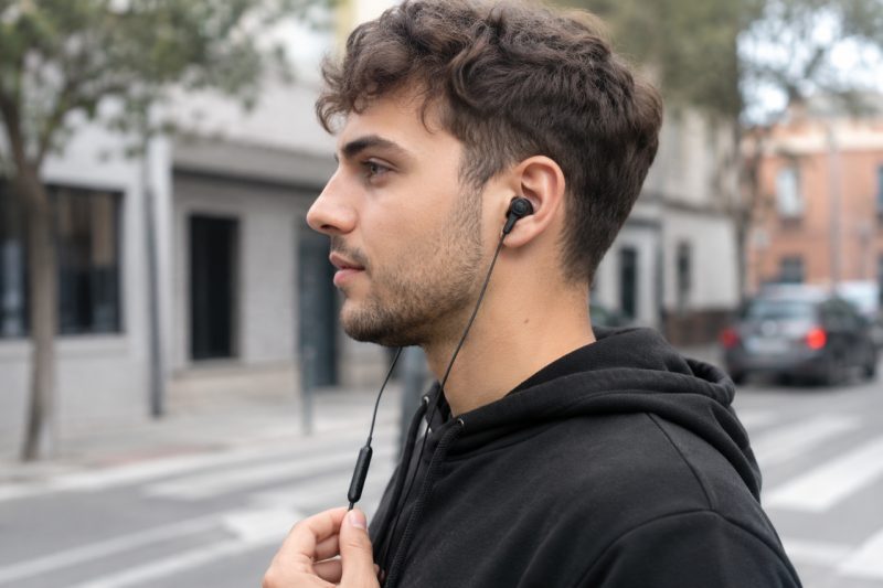 Auriculares com microfone